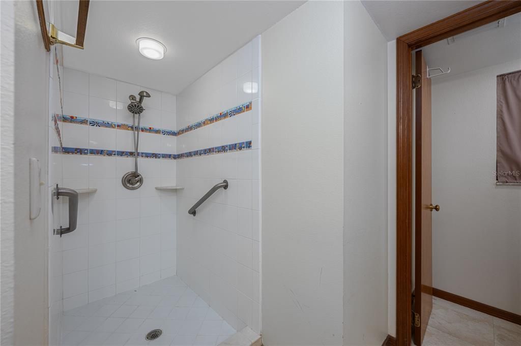 Active With Contract: $220,000 (3 beds, 2 baths, 1443 Square Feet)