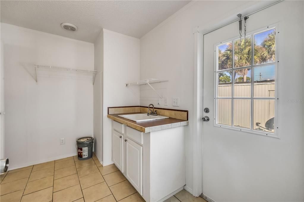 Active With Contract: $185,000 (3 beds, 2 baths, 1430 Square Feet)
