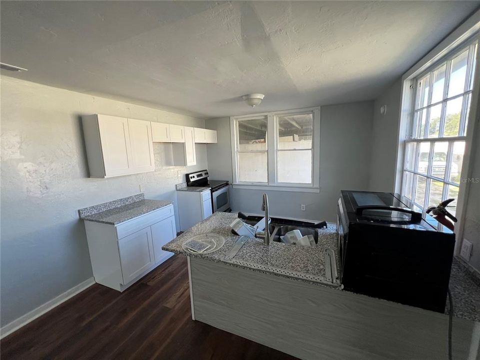 For Rent: $1,450 (3 beds, 1 baths, 1140 Square Feet)