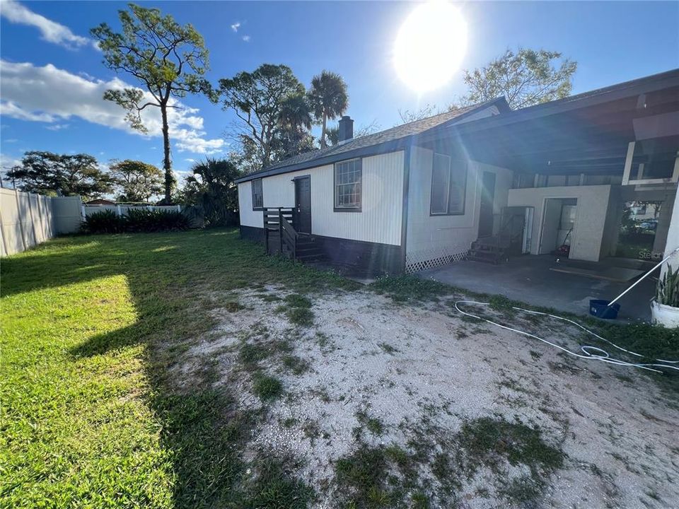 For Rent: $1,450 (3 beds, 1 baths, 1140 Square Feet)