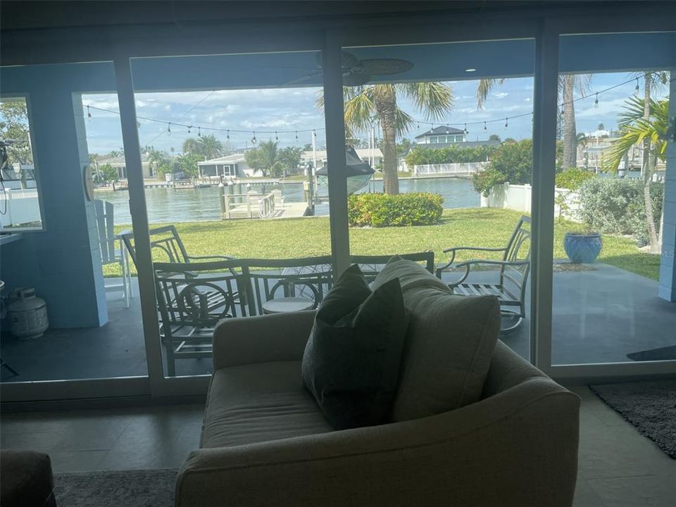 出租: $5,500 (2 贝兹, 2 浴室, 1296 平方英尺)