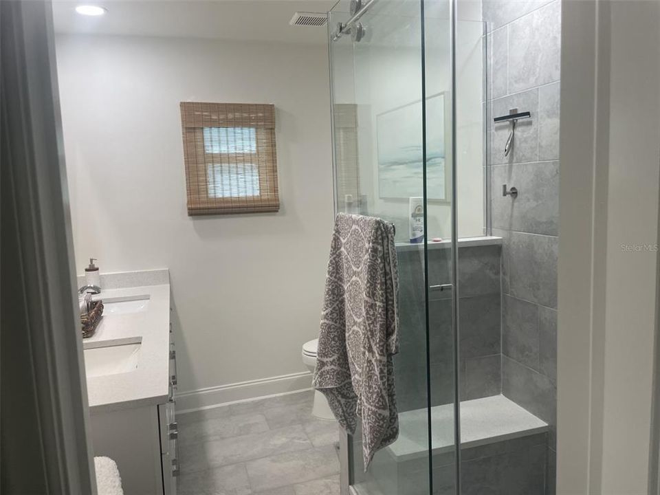 出租: $5,500 (2 贝兹, 2 浴室, 1296 平方英尺)