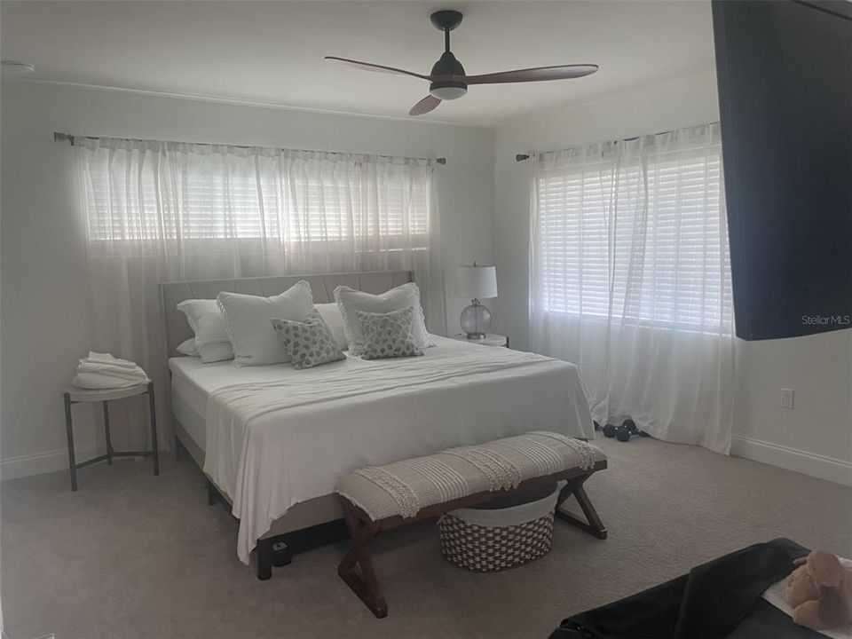 出租: $5,500 (2 贝兹, 2 浴室, 1296 平方英尺)