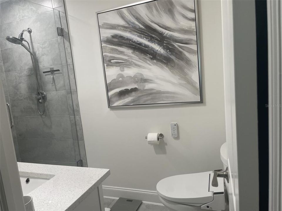 出租: $5,500 (2 贝兹, 2 浴室, 1296 平方英尺)