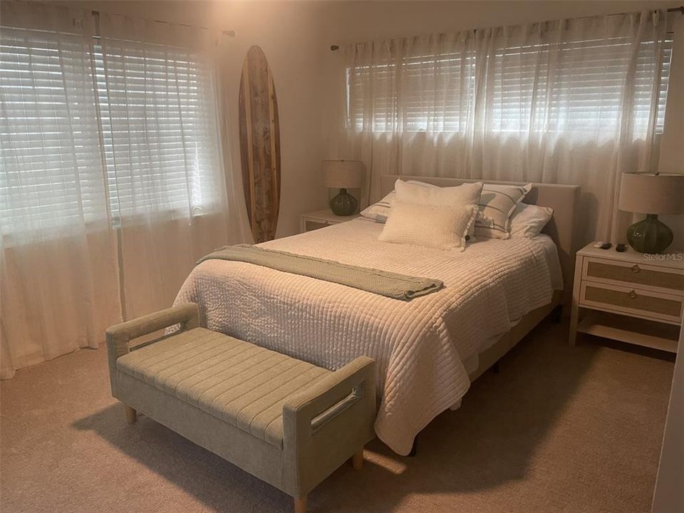 出租: $5,500 (2 贝兹, 2 浴室, 1296 平方英尺)