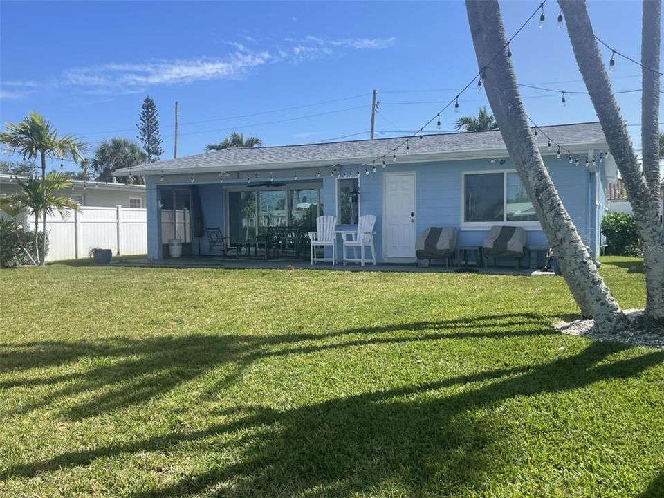 出租: $5,500 (2 贝兹, 2 浴室, 1296 平方英尺)