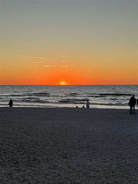 出租: $5,500 (2 贝兹, 2 浴室, 1296 平方英尺)