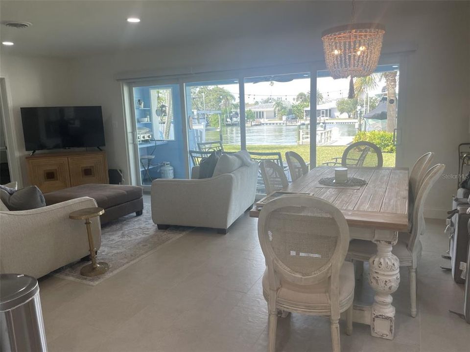 出租: $5,500 (2 贝兹, 2 浴室, 1296 平方英尺)