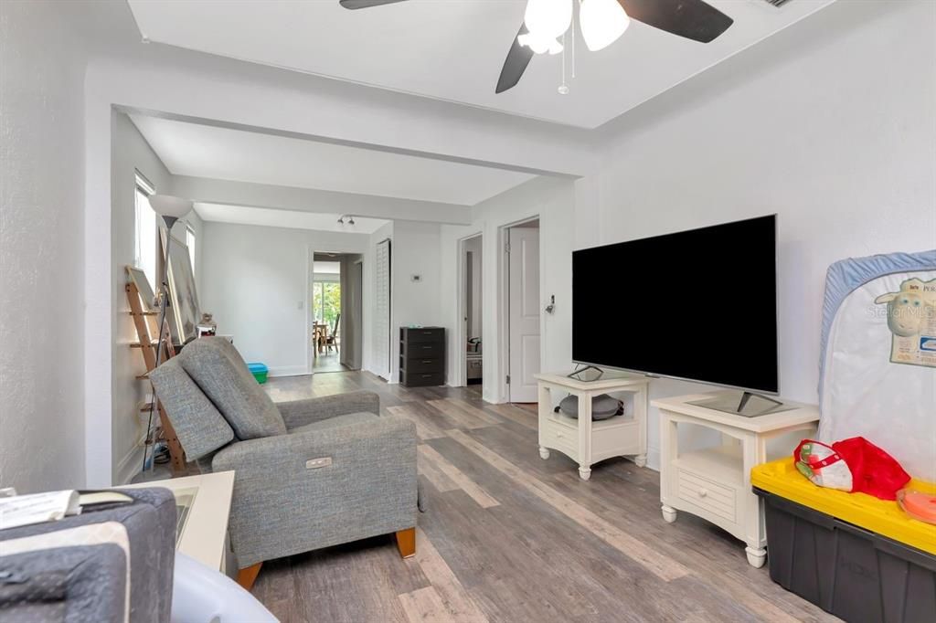 На продажу: $350,000 (3 спален, 2 ванн, 1485 Квадратных фут)