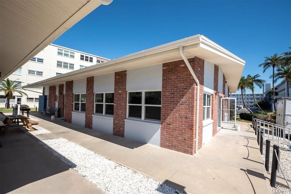 For Rent: $3,500 (2 beds, 2 baths, 1350 Square Feet)