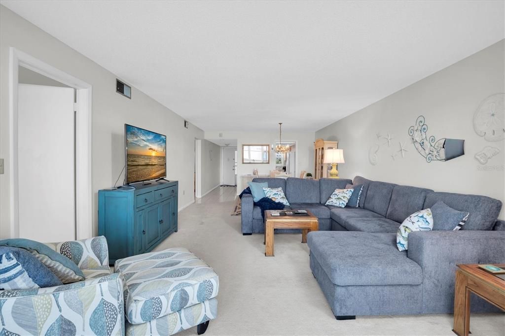 For Rent: $3,500 (2 beds, 2 baths, 1350 Square Feet)