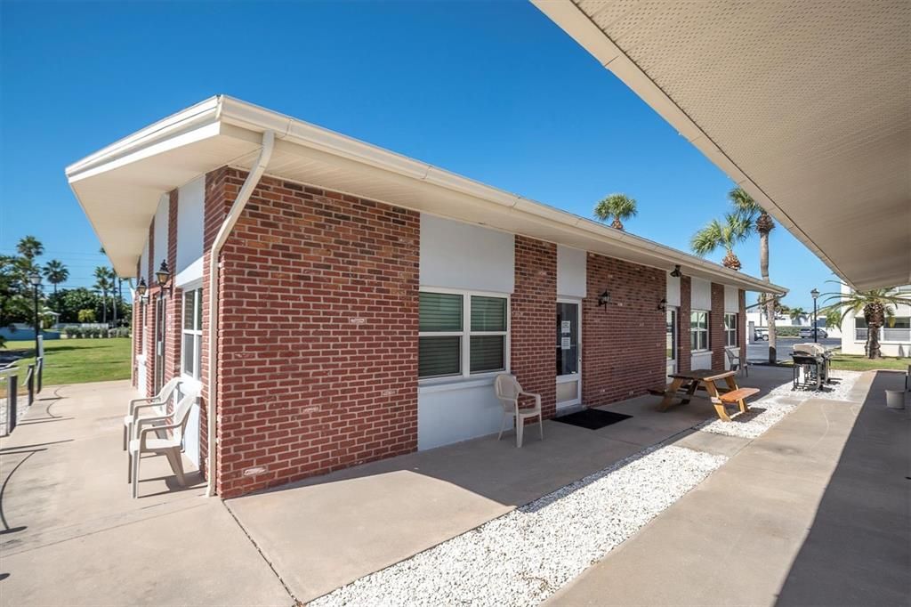 For Rent: $3,500 (2 beds, 2 baths, 1350 Square Feet)