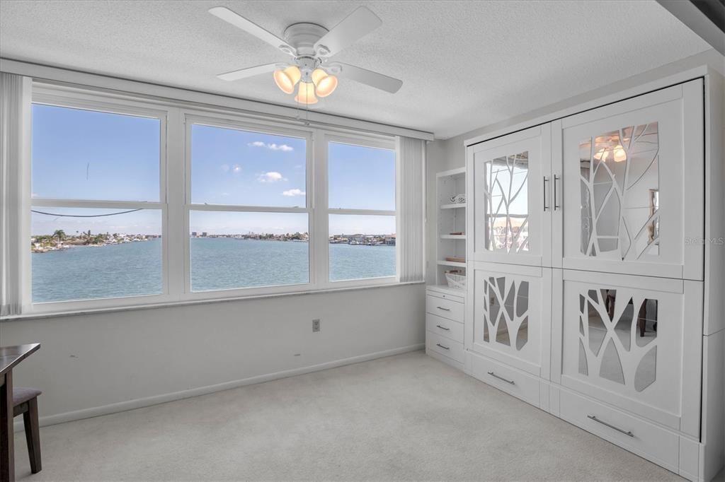 For Rent: $3,500 (2 beds, 2 baths, 1350 Square Feet)