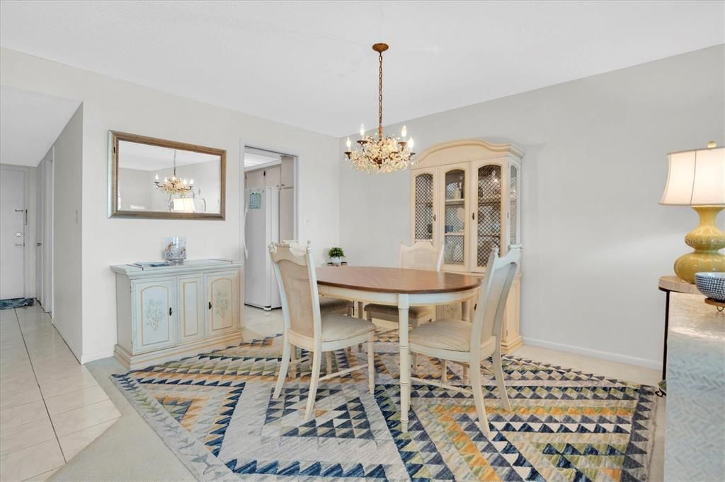 For Rent: $3,500 (2 beds, 2 baths, 1350 Square Feet)