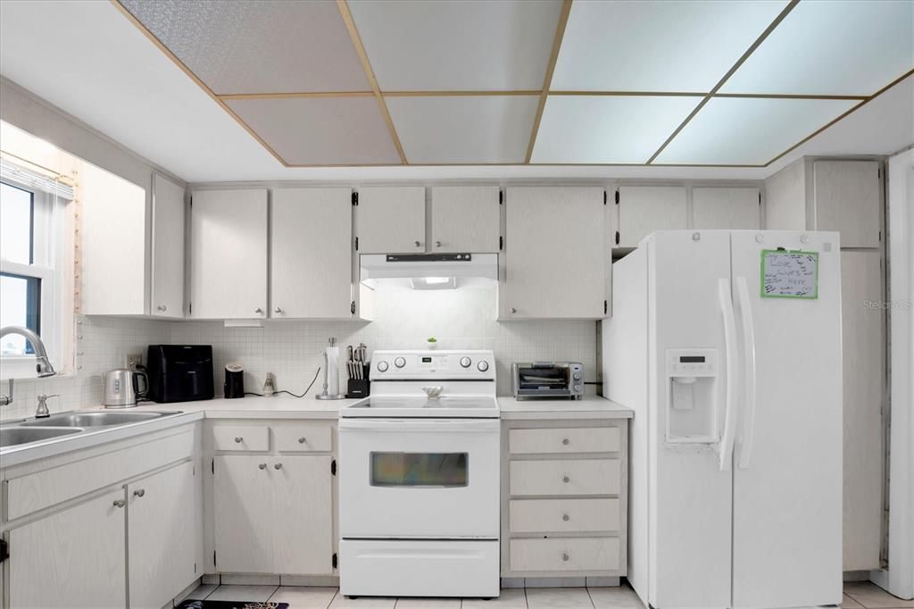 For Rent: $3,500 (2 beds, 2 baths, 1350 Square Feet)