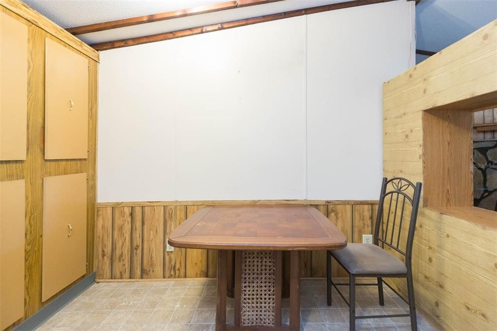 En Venta: $250,000 (3 camas, 2 baños, 960 Pies cuadrados)