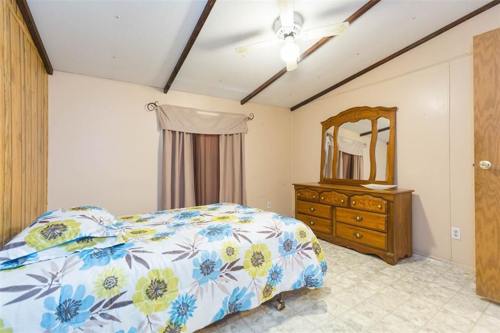 En Venta: $250,000 (3 camas, 2 baños, 960 Pies cuadrados)