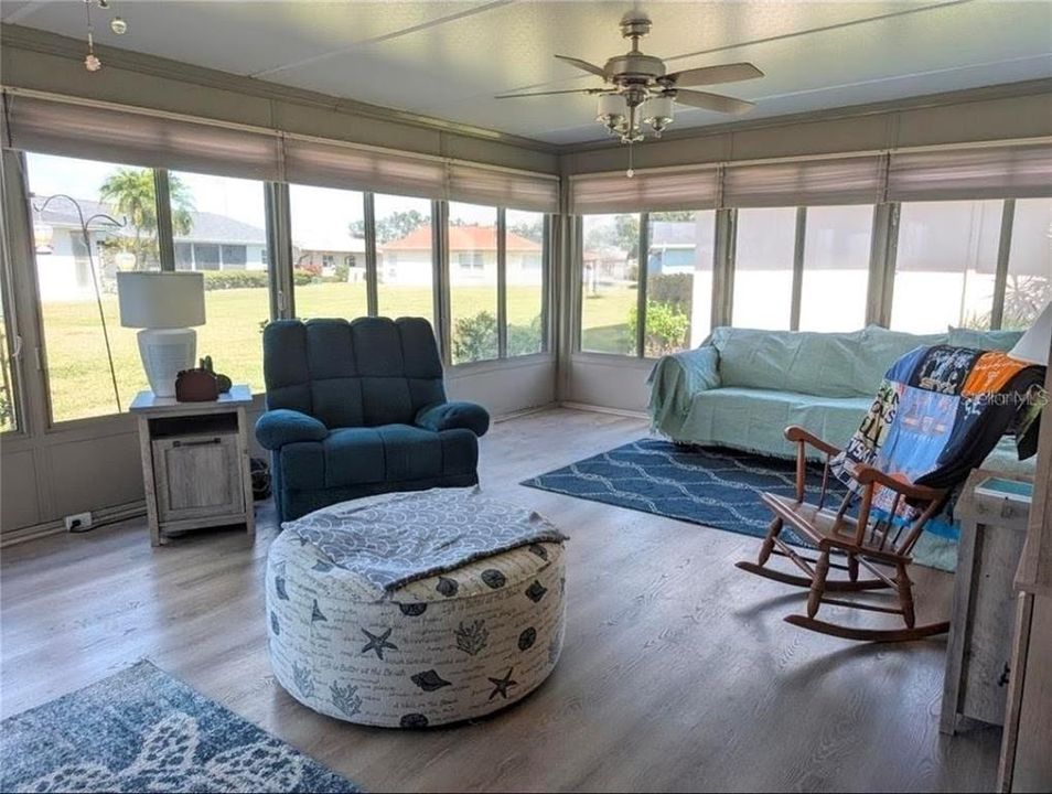 For Sale: $307,000 (2 beds, 2 baths, 1361 Square Feet)