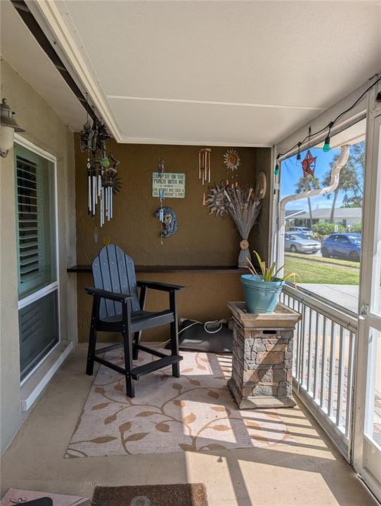 For Sale: $307,000 (2 beds, 2 baths, 1361 Square Feet)