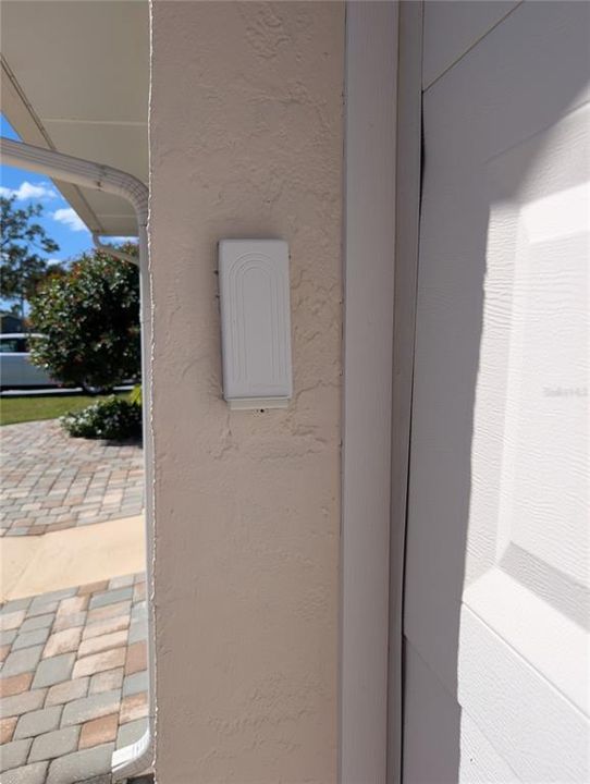 For Sale: $307,000 (2 beds, 2 baths, 1361 Square Feet)