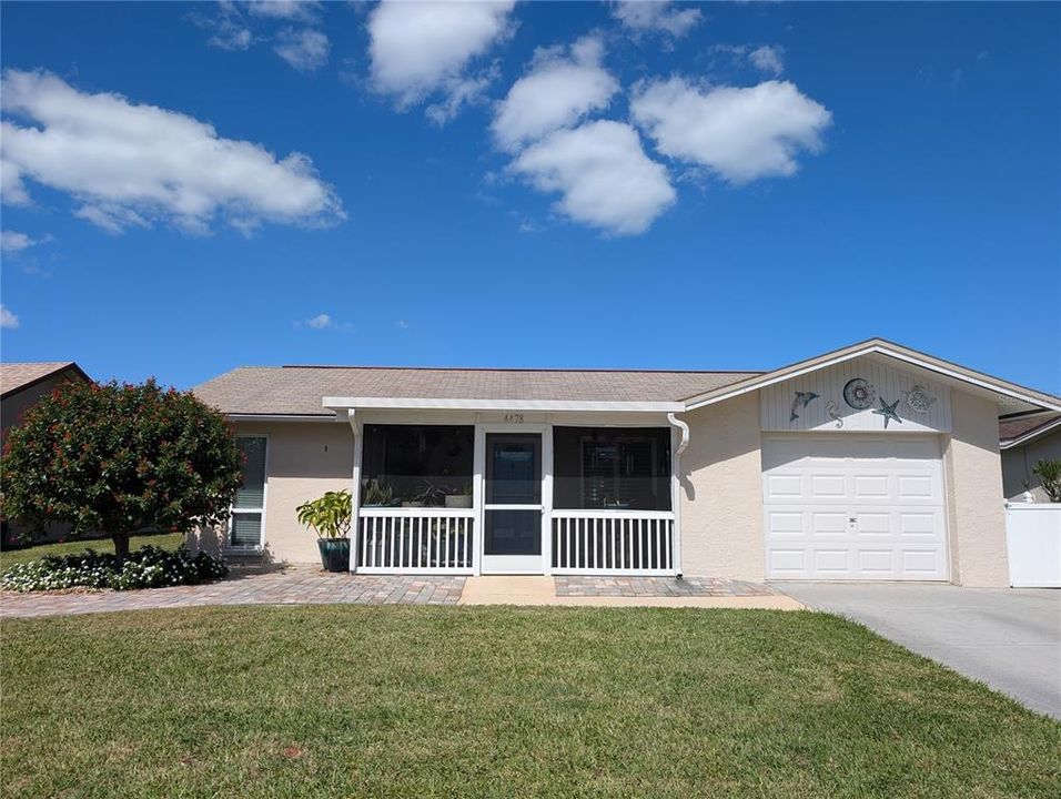 For Sale: $307,000 (2 beds, 2 baths, 1361 Square Feet)