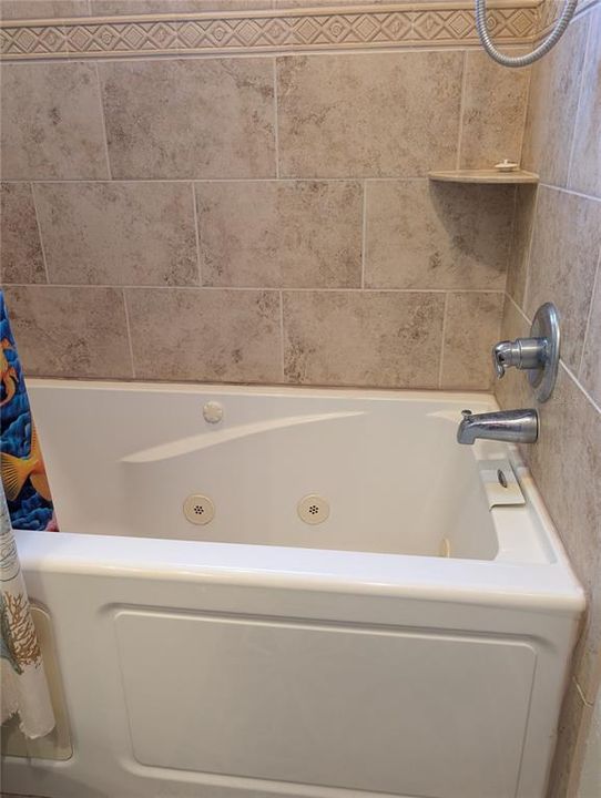 For Sale: $307,000 (2 beds, 2 baths, 1361 Square Feet)