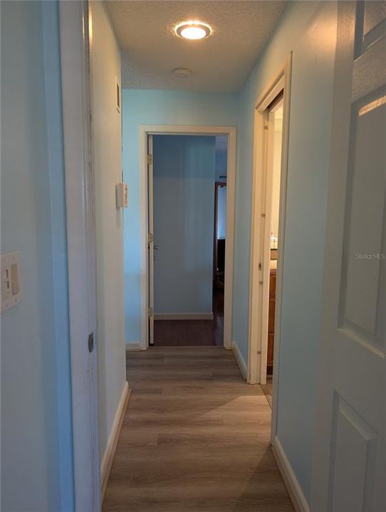 For Sale: $307,000 (2 beds, 2 baths, 1361 Square Feet)