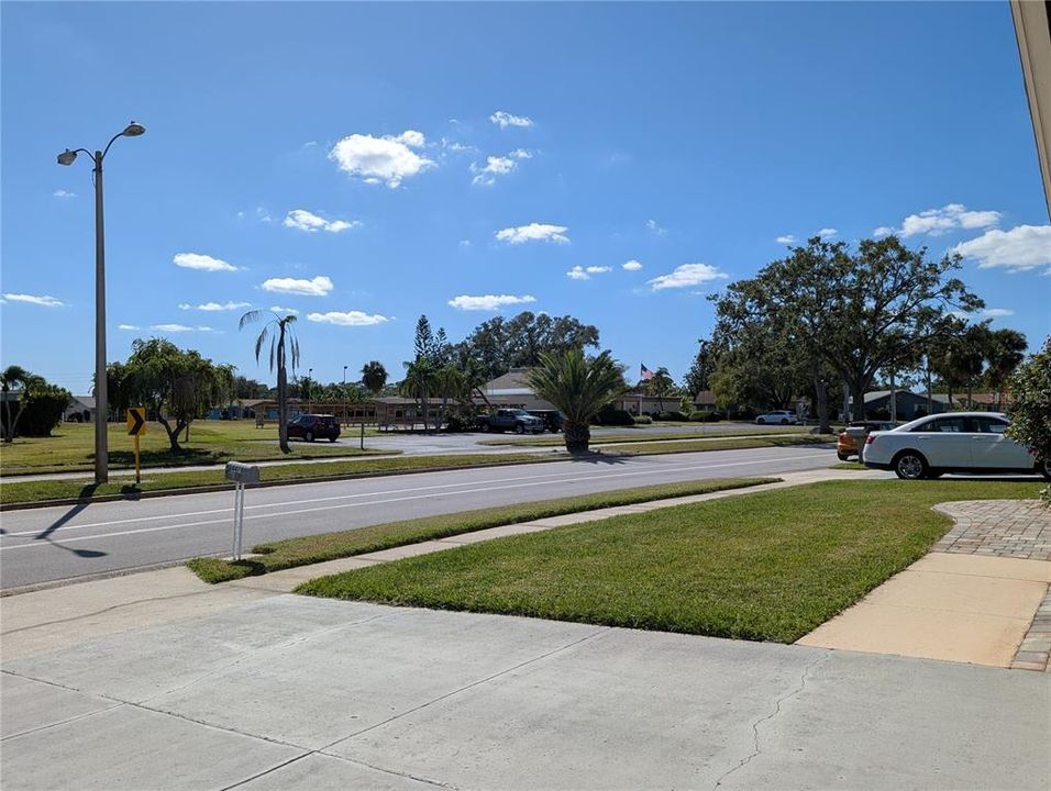 For Sale: $307,000 (2 beds, 2 baths, 1361 Square Feet)