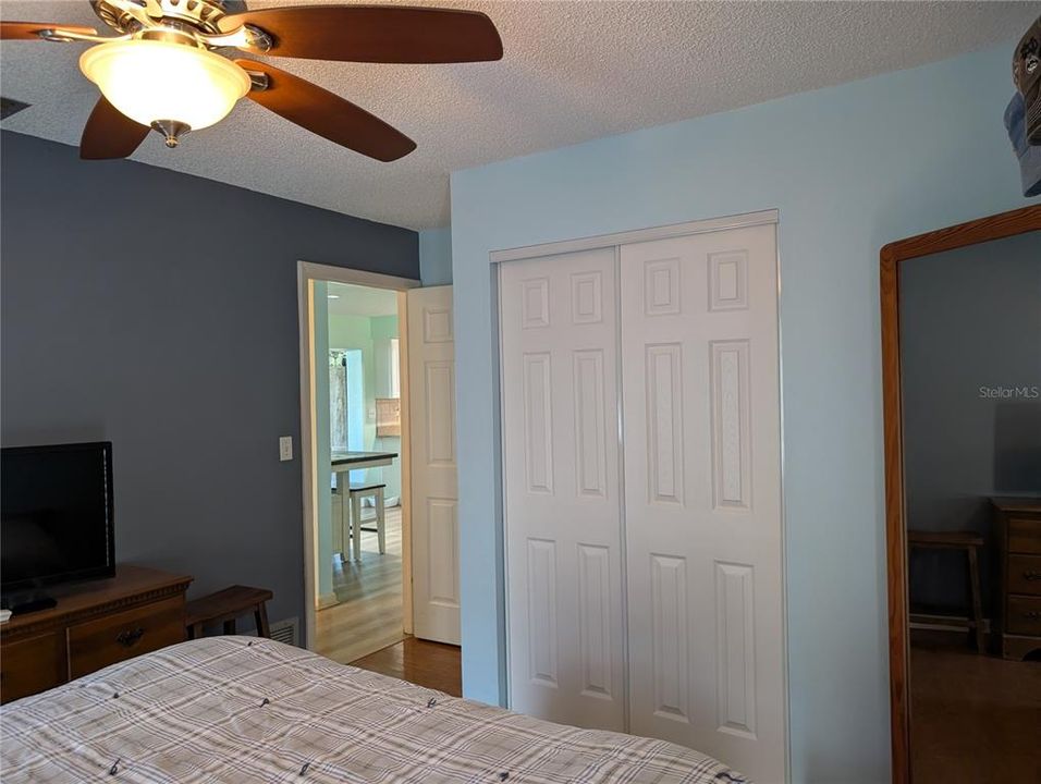 For Sale: $307,000 (2 beds, 2 baths, 1361 Square Feet)