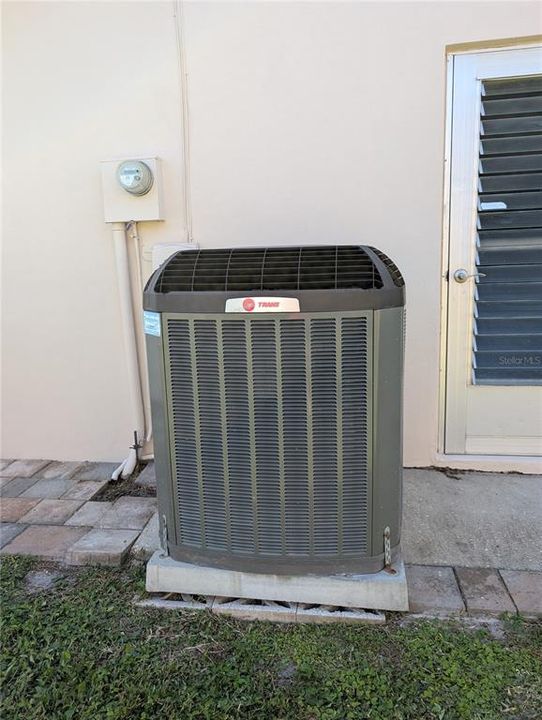 For Sale: $307,000 (2 beds, 2 baths, 1361 Square Feet)