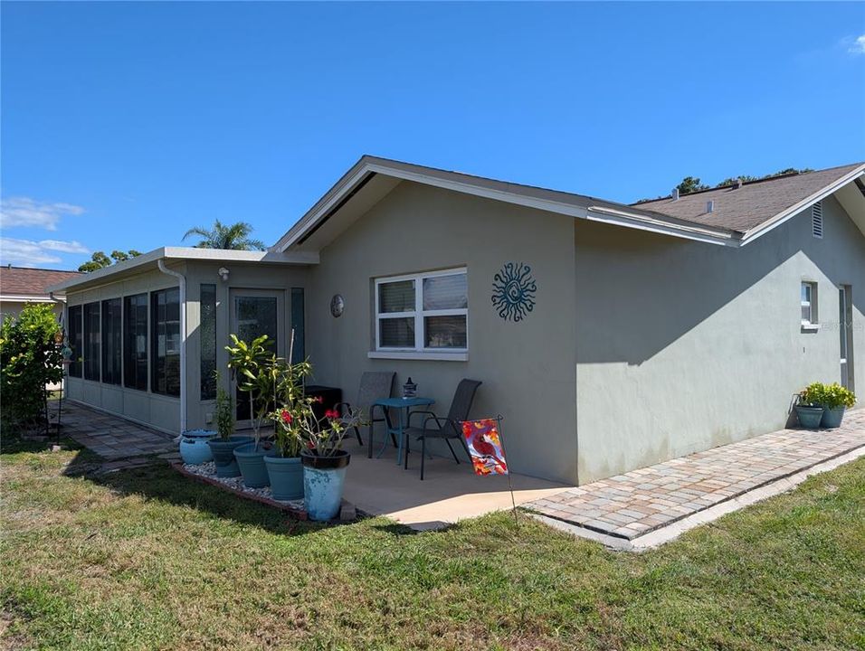 For Sale: $307,000 (2 beds, 2 baths, 1361 Square Feet)