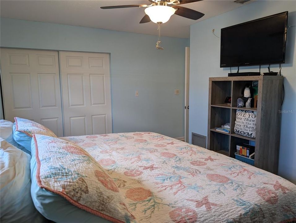 For Sale: $307,000 (2 beds, 2 baths, 1361 Square Feet)