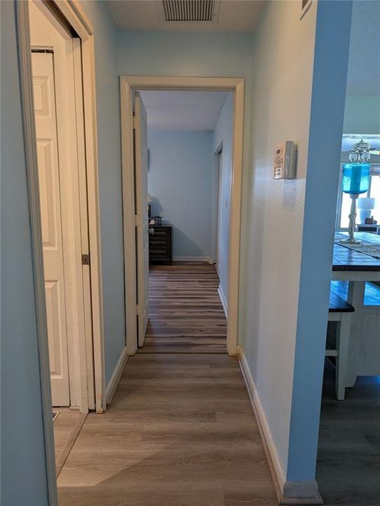 For Sale: $307,000 (2 beds, 2 baths, 1361 Square Feet)