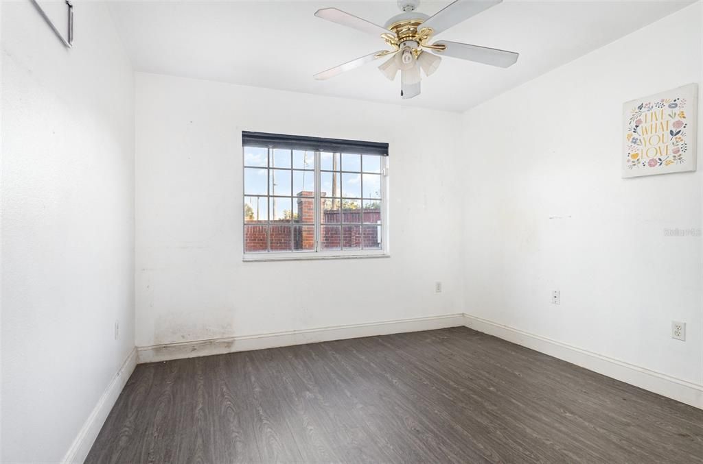 For Sale: $300,000 (3 beds, 2 baths, 1212 Square Feet)