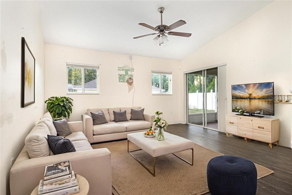 For Sale: $300,000 (3 beds, 2 baths, 1212 Square Feet)