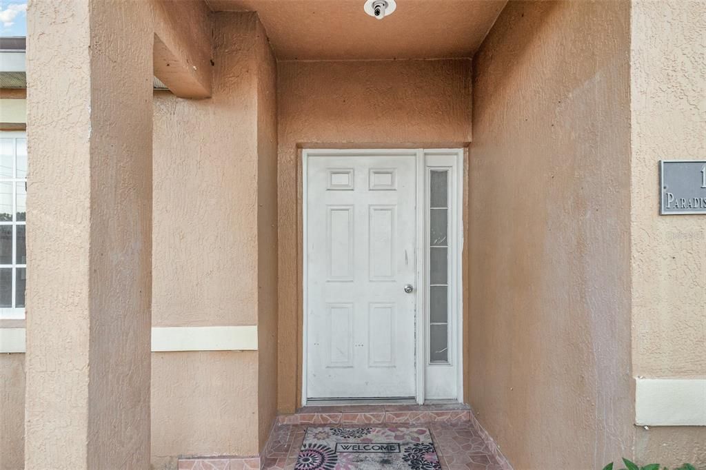 For Sale: $300,000 (3 beds, 2 baths, 1212 Square Feet)