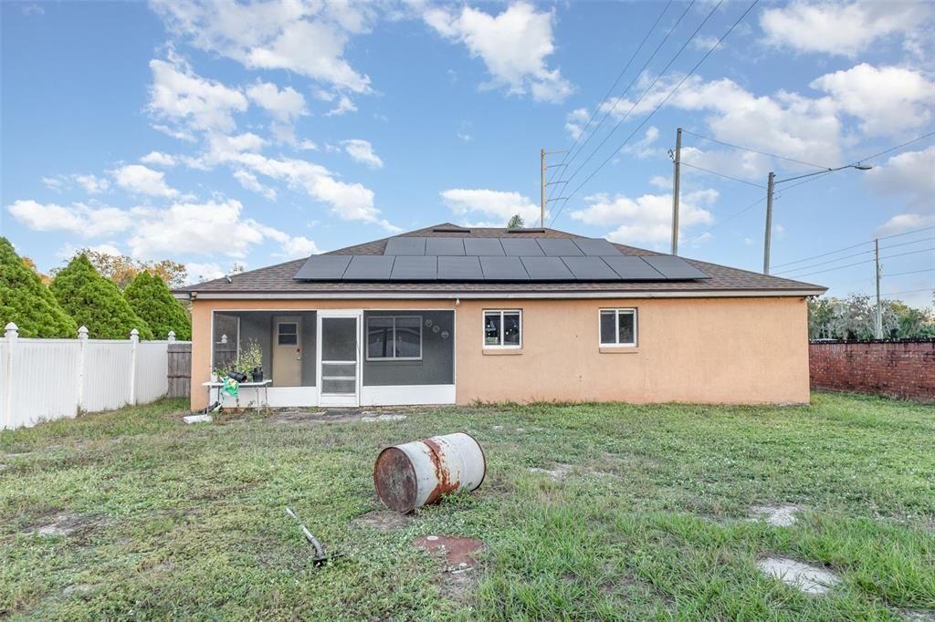 For Sale: $300,000 (3 beds, 2 baths, 1212 Square Feet)