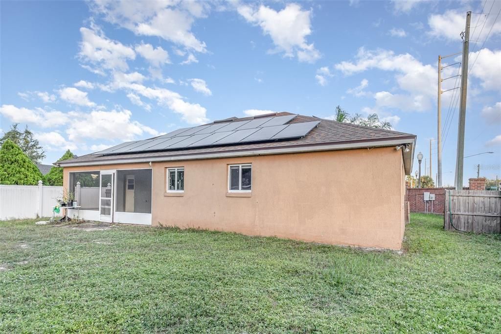 For Sale: $300,000 (3 beds, 2 baths, 1212 Square Feet)