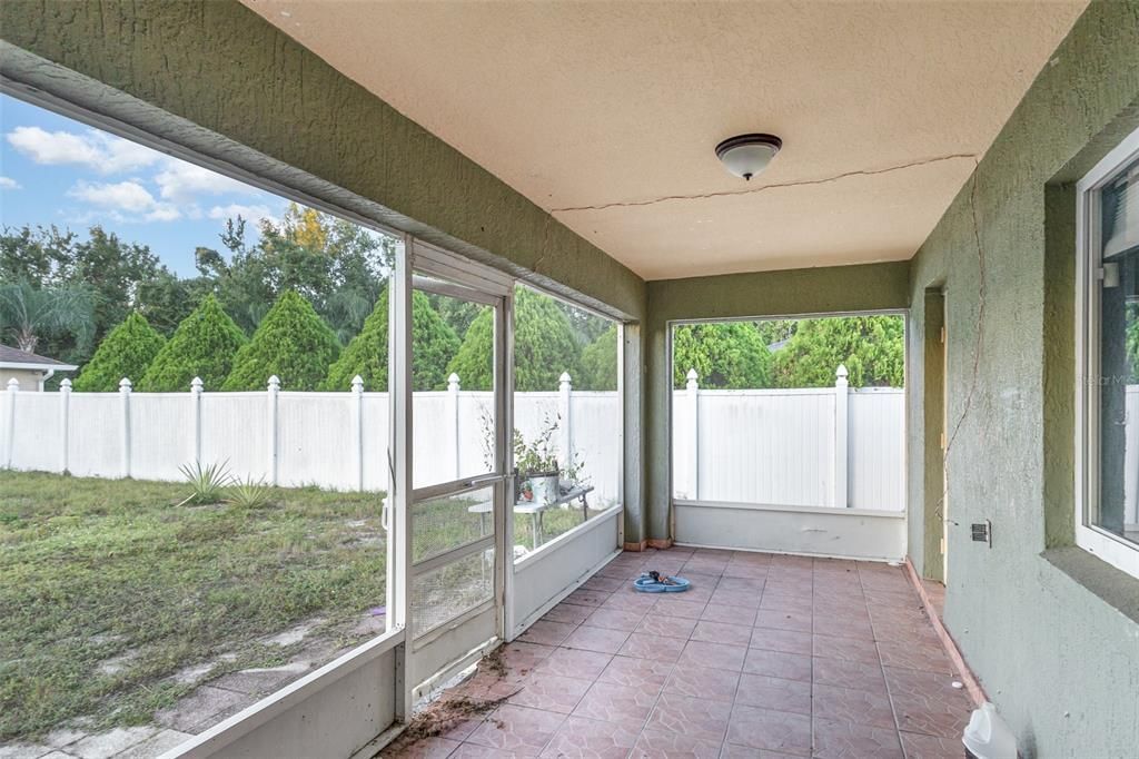 For Sale: $300,000 (3 beds, 2 baths, 1212 Square Feet)