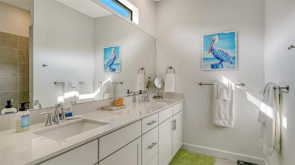 В аренду: $5,000 (3 спален, 3 ванн, 1849 Квадратных фут)