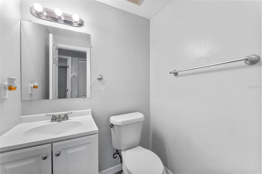 合同活跃: $279,000 (3 贝兹, 2 浴室, 1104 平方英尺)