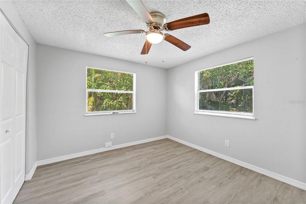 合同活跃: $279,000 (3 贝兹, 2 浴室, 1104 平方英尺)