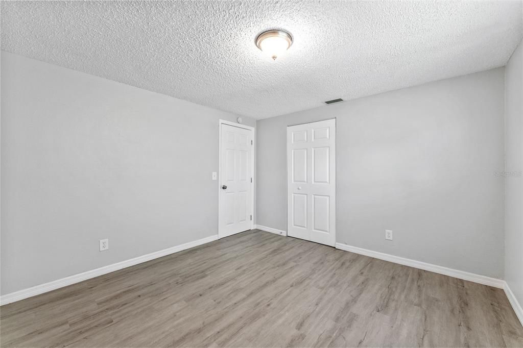 合同活跃: $279,000 (3 贝兹, 2 浴室, 1104 平方英尺)