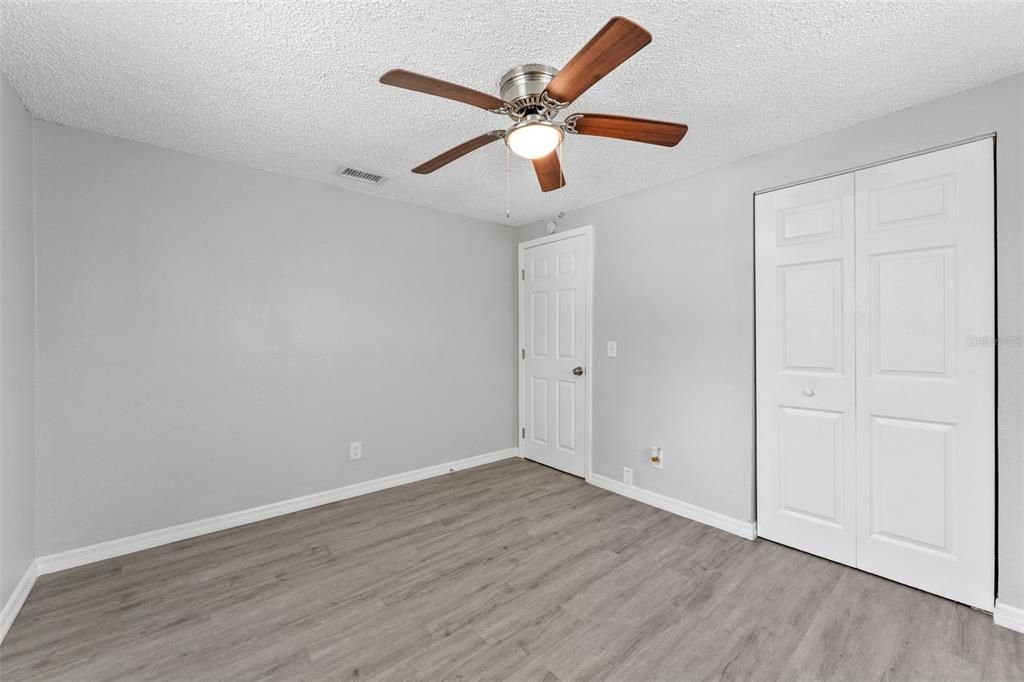 合同活跃: $279,000 (3 贝兹, 2 浴室, 1104 平方英尺)