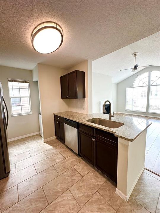 For Sale: $200,000 (3 beds, 2 baths, 1138 Square Feet)