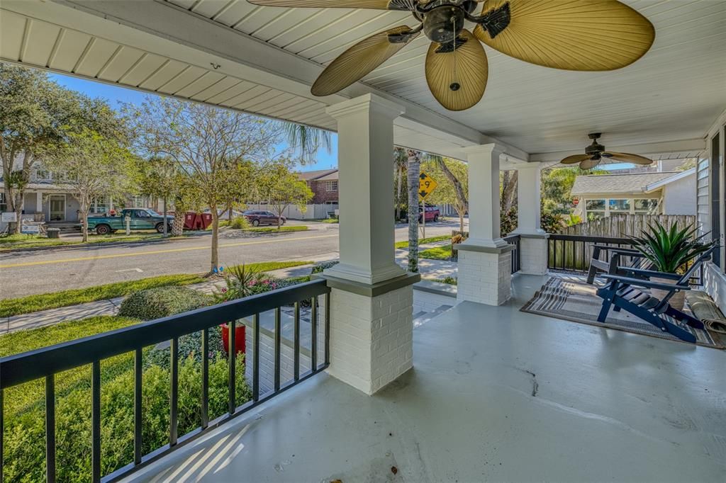 На продажу: $769,000 (4 спален, 3 ванн, 1970 Квадратных фут)