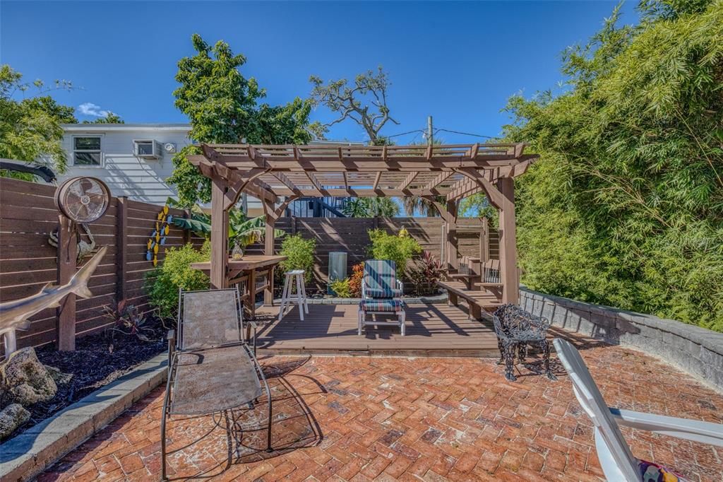 На продажу: $769,000 (4 спален, 3 ванн, 1970 Квадратных фут)