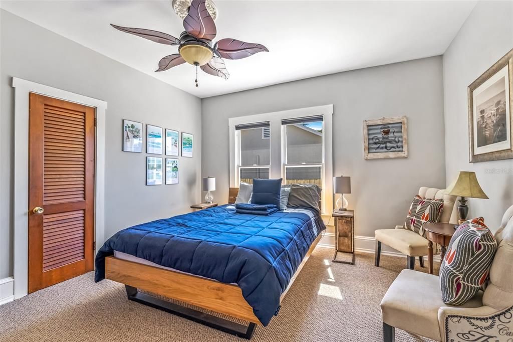 На продажу: $769,000 (4 спален, 3 ванн, 1970 Квадратных фут)