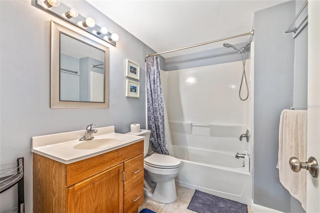 На продажу: $769,000 (4 спален, 3 ванн, 1970 Квадратных фут)