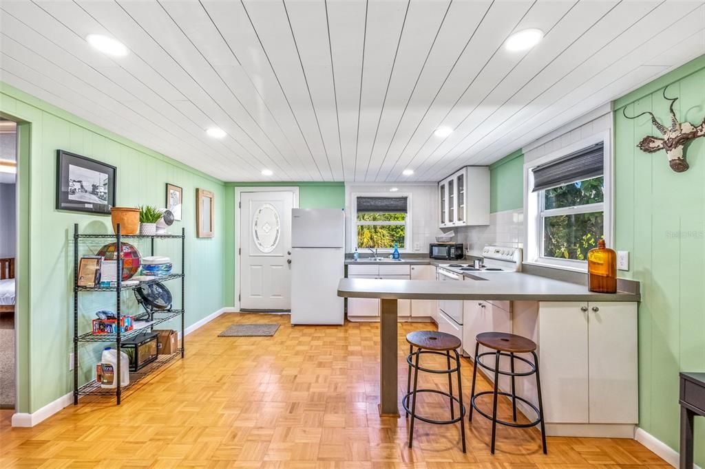 На продажу: $769,000 (4 спален, 3 ванн, 1970 Квадратных фут)